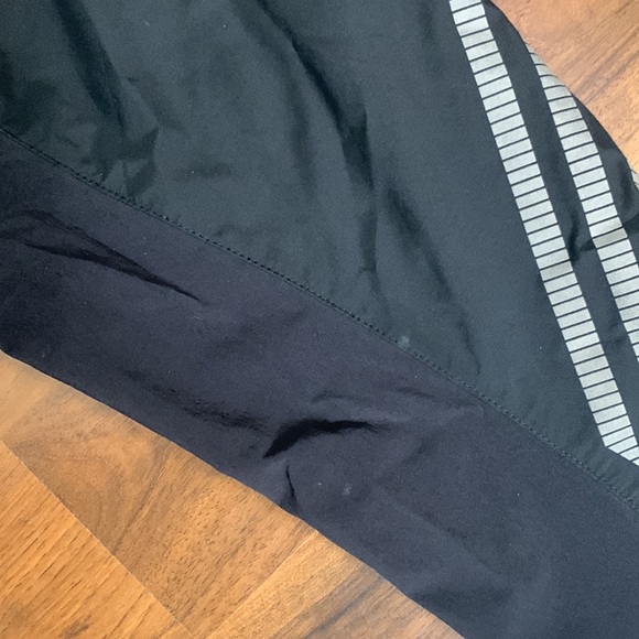 Adidas mens running jacket - Picture 7 of 7